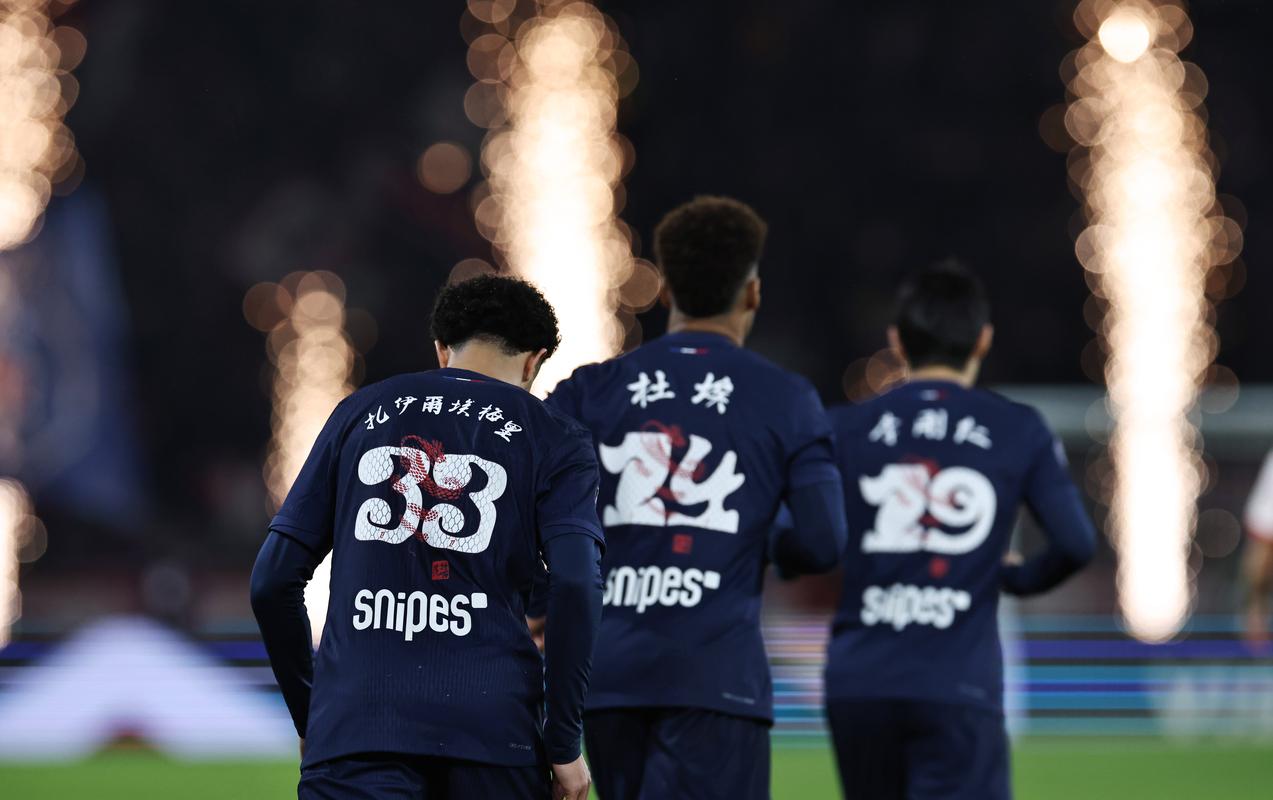 开香槟！中国女排3-1战胜日本豪取3连胜！赵勇变阵封神